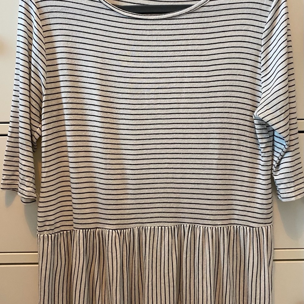 Striped Ruffled Top - Picture 3 of 5